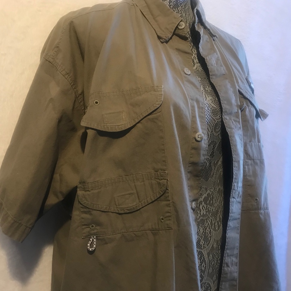 COLUMBIA vented shortsleeved shirt in khaki green